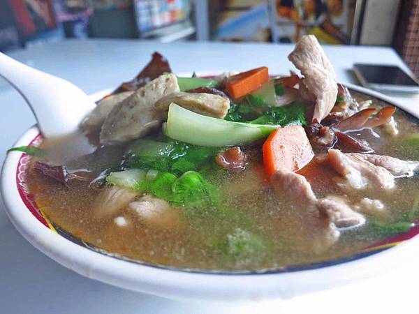 【中和美食】圓通路大滷麵-內行人才知道的超級爆量大滷麵