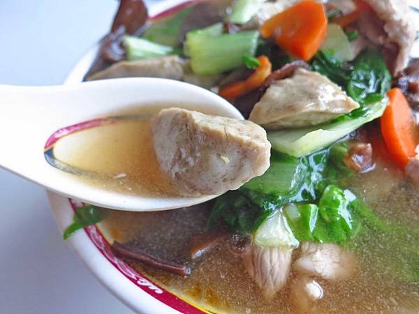 【中和美食】圓通路大滷麵-內行人才知道的超級爆量大滷麵