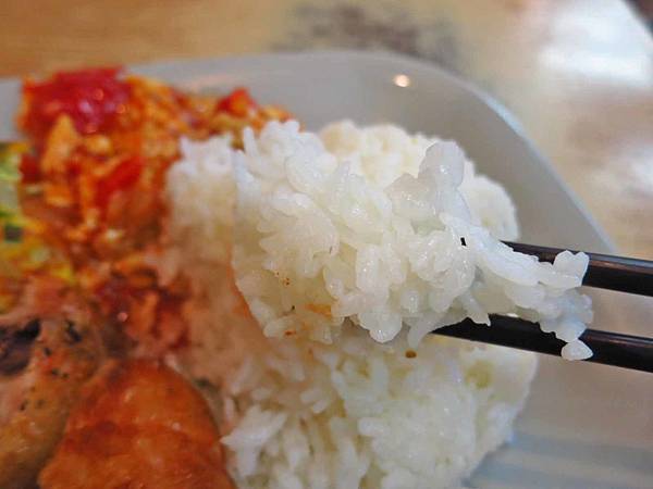 【桃園美食】潔園小吃-香酥內多汁的酥炸雞腿飯