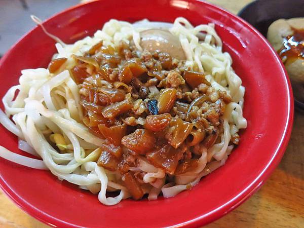 【台北美食】晴光意麵-老舊市場裡的超人氣小吃店