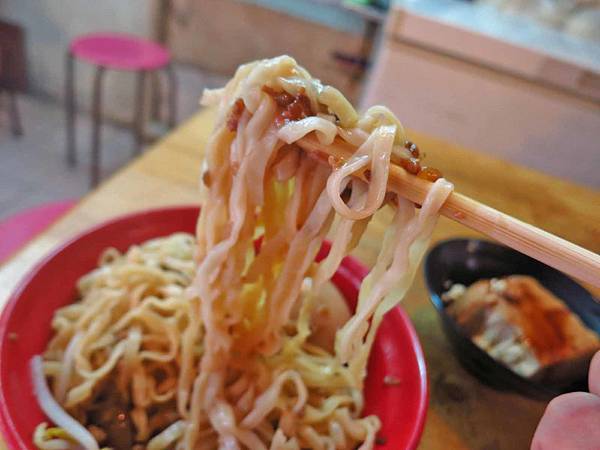 【台北美食】晴光意麵-老舊市場裡的超人氣小吃店