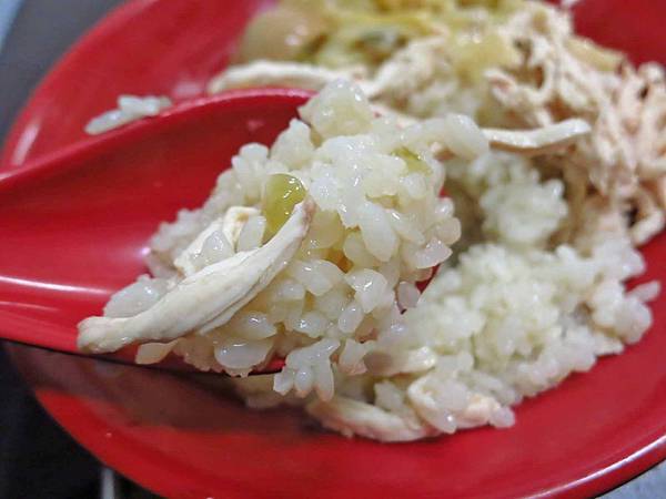 【台北美食】建弘雞肉飯-香甜可口的大份量雞肉飯
