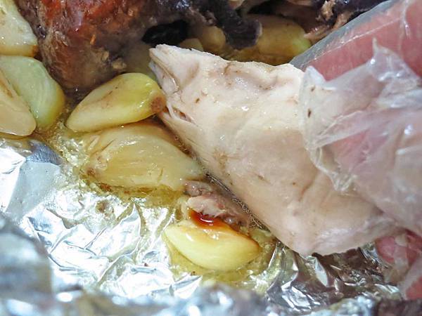 【蘆洲美食】三蘆桶仔雞 (原日理萬雞)-美味又迷人的香噴噴烤雞