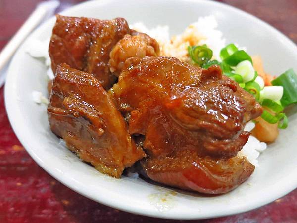 【台北美食】咕嚕咕嚕小吃店-欣欣秀泰影城旁的小吃店