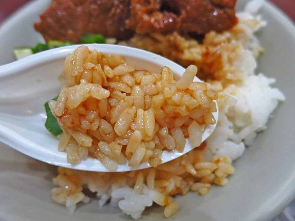 【台北美食】咕嚕咕嚕小吃店-欣欣秀泰影城旁的小吃店