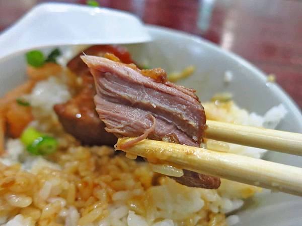 【台北美食】咕嚕咕嚕小吃店-欣欣秀泰影城旁的小吃店