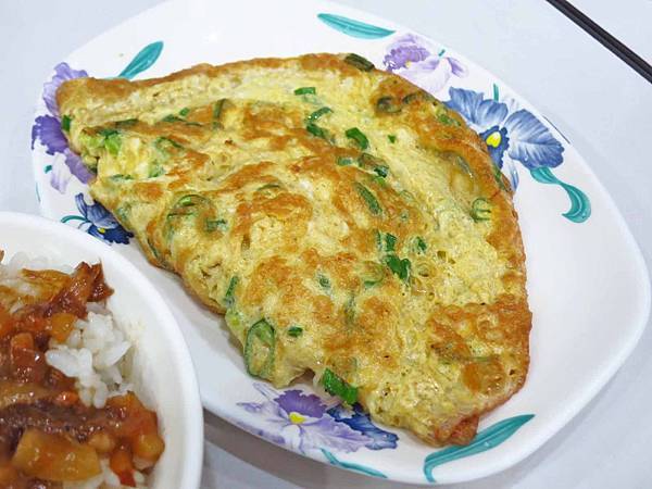 【三重美食】古早味小吃店-香噴噴迷人的滷肉飯