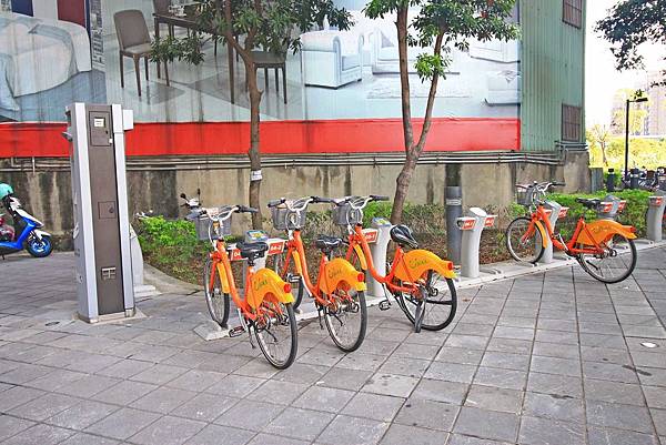 【泰山美食】網路票選前三名的超強美食-石頭玉米、阿姿豆花、李記胡椒餅