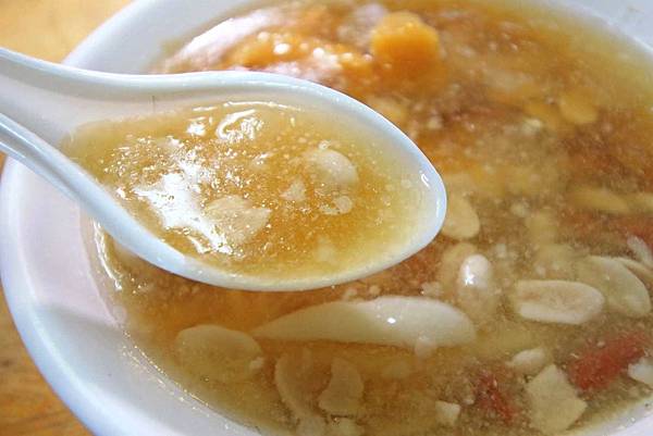 【泰山美食】網路票選前三名的超強美食-石頭玉米、阿姿豆花、李記胡椒餅