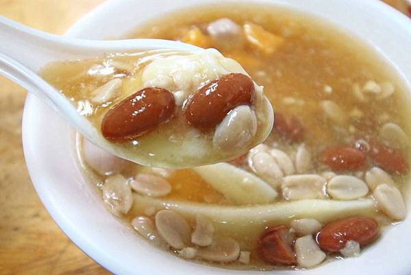 【泰山美食】網路票選前三名的超強美食-石頭玉米、阿姿豆花、李記胡椒餅