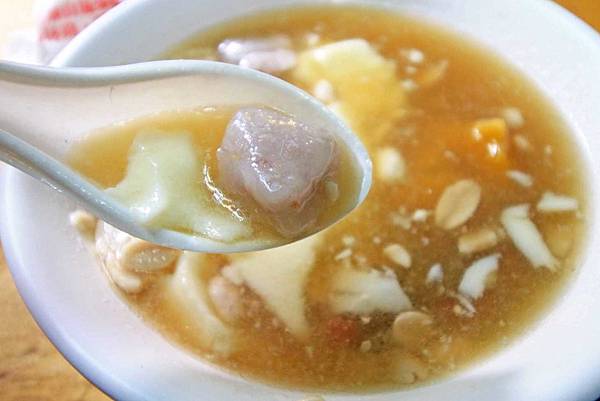 【泰山美食】網路票選前三名的超強美食-石頭玉米、阿姿豆花、李記胡椒餅