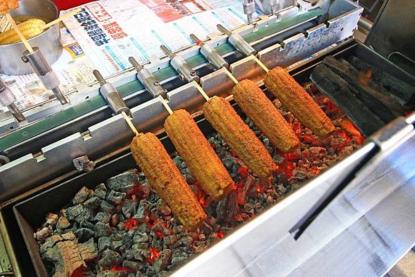 【泰山美食】網路票選前三名的超強美食-石頭玉米、阿姿豆花、李記胡椒餅