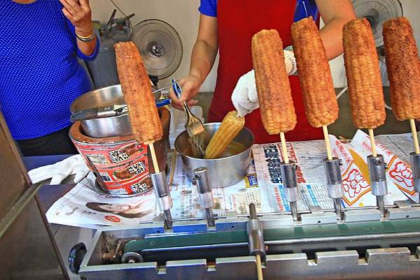 【泰山美食】網路票選前三名的超強美食-石頭玉米、阿姿豆花、李記胡椒餅