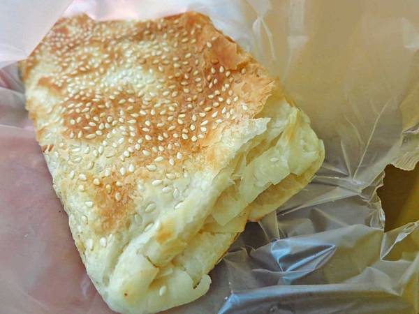 【台中美食】巨人早餐-美味鬆軟的燒餅