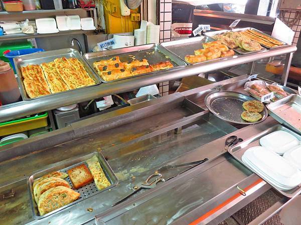 【台中美食】巨人早餐-美味鬆軟的燒餅