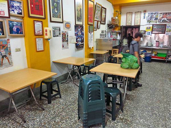 【台中美食】巨人早餐-美味鬆軟的燒餅