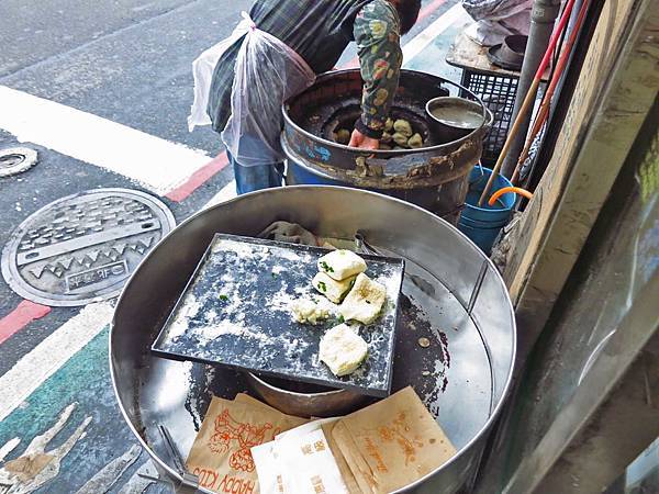 【台北美食】張吳記麵餅舖-超過50年的炭烤餅舖