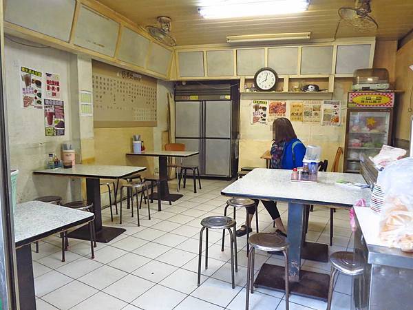 【台北美食】張吳記麵餅舖-超過50年的炭烤餅舖