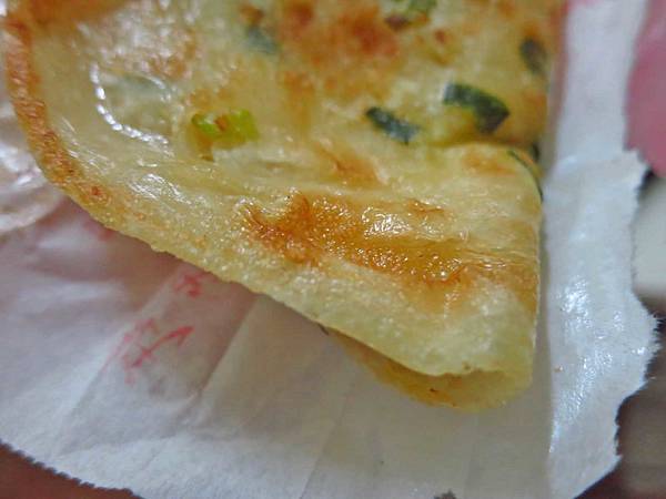【蘆洲美食】民族路無名蔥油餅-絕無僅有的15元蔥油餅店