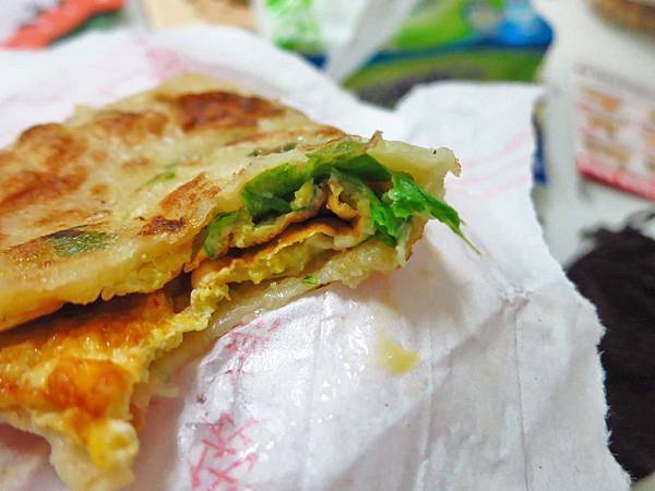 【蘆洲美食】民族路無名蔥油餅-絕無僅有的15元蔥油餅店