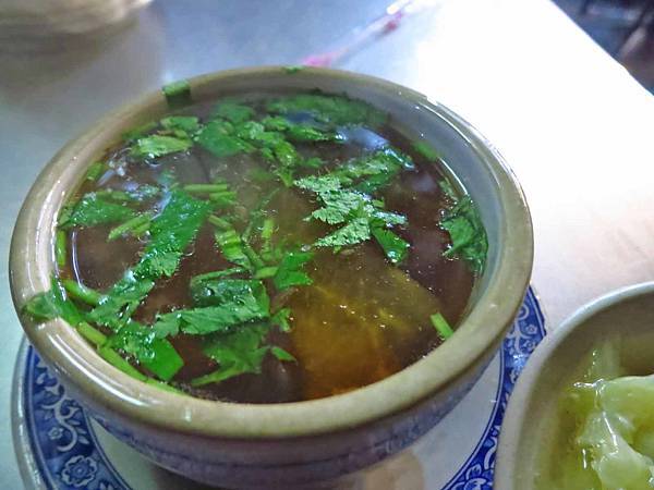 【台北美食】曉迪筒仔米糕-湯頭鮮美可口的排骨酥湯