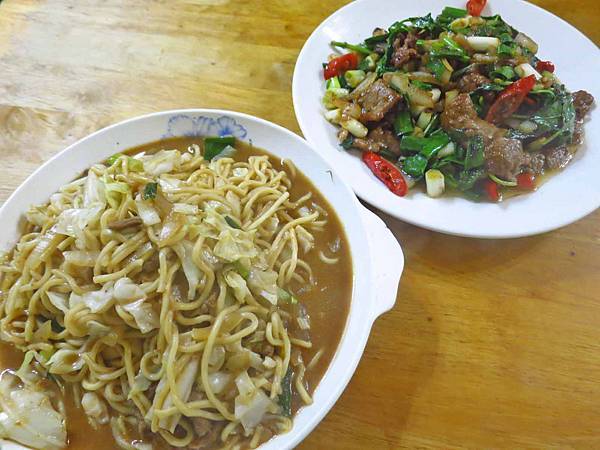 【蘆洲美食】無名炒麵店-份量極大的熱炒炒麵店