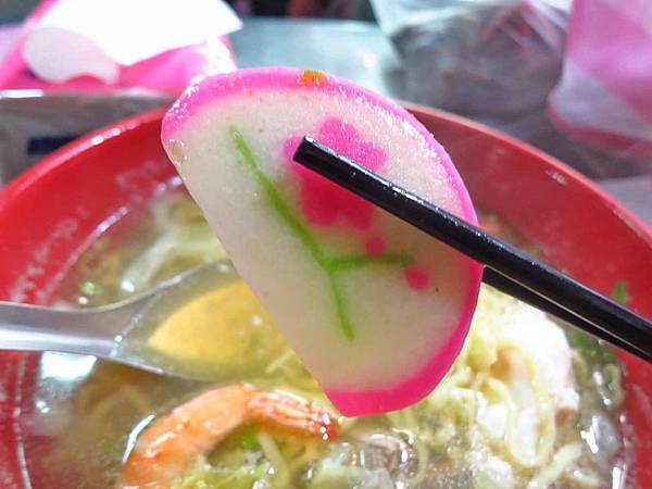 【台北美食】康師傅海鮮什錦麵疙瘩-便宜又大碗美味的什錦麵