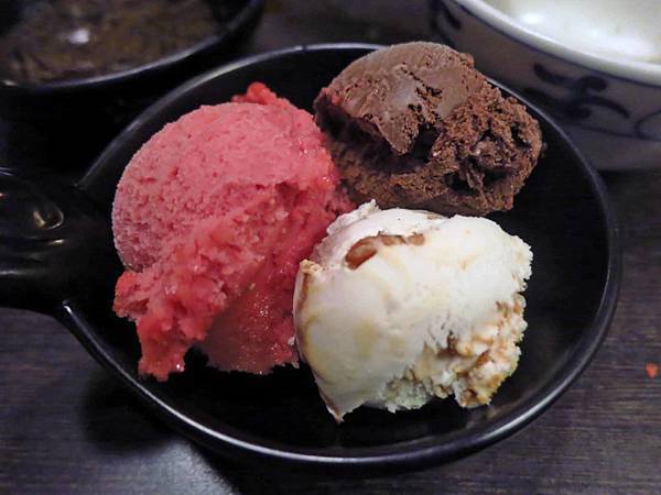 【台北美食】九寨十鍋-鍋底無限加的美味麻辣火鍋