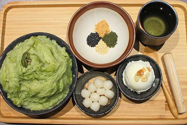 【台北美食】ICE+ 艾司加冰屋-不同於一般，綿密細緻的雪花冰