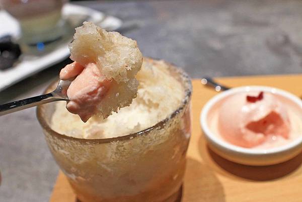 【台北美食】ICE+ 艾司加冰屋-不同於一般，綿密細緻的雪花冰