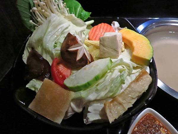 【台北美食】棟之家精緻鍋物-民權西路捷運站旁的火鍋店