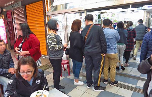 【新竹美食】榮記客家湯圓-用餐時間大排長龍的小吃店