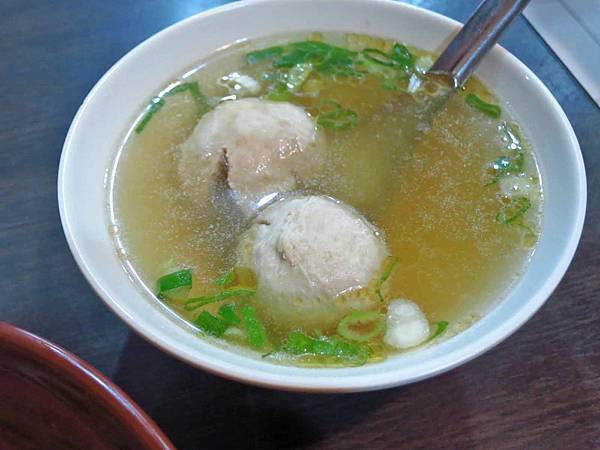 【台北美食】何家大碗公涼麵-別的地方吃不到的綠藻涼麵