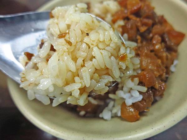 【台北美食】台南虱目魚粥-迪化街裡的超人氣虱目魚料理店 【台北美食】台南虱目魚粥-迪化街裡的超人氣虱目魚料理店