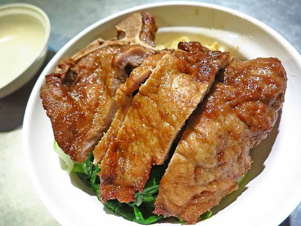 【台北美食】金仙魚丸-30年老店級的美味排骨飯 【台北美食】金仙魚丸-30年老店級的美味排骨飯