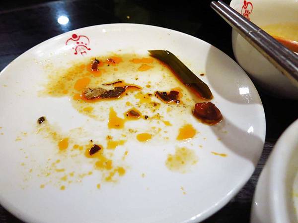 【台北美食】老四川麻辣火鍋-鴨血豆腐無限量麻辣火鍋店