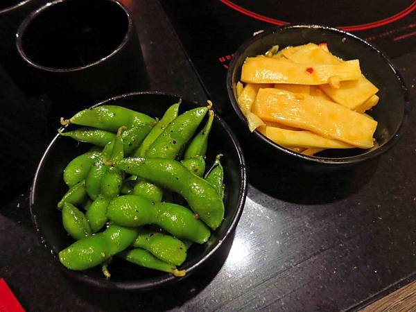 【台北美食】老四川麻辣火鍋-鴨血豆腐無限量麻辣火鍋店