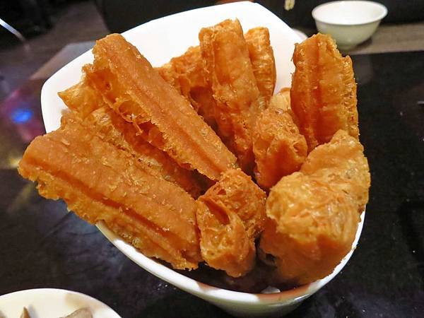 【台北美食】老四川麻辣火鍋-鴨血豆腐無限量麻辣火鍋店