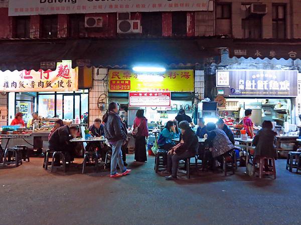 【台北美食】一郎嫂快炒-迪化街裡的美味旗魚米粉湯