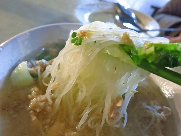 【台北美食】一郎嫂快炒-迪化街裡的美味旗魚米粉湯