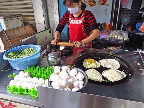 【三重美食】日式蔥燒餅-薄度只有0.1公分的手工蔥燒餅