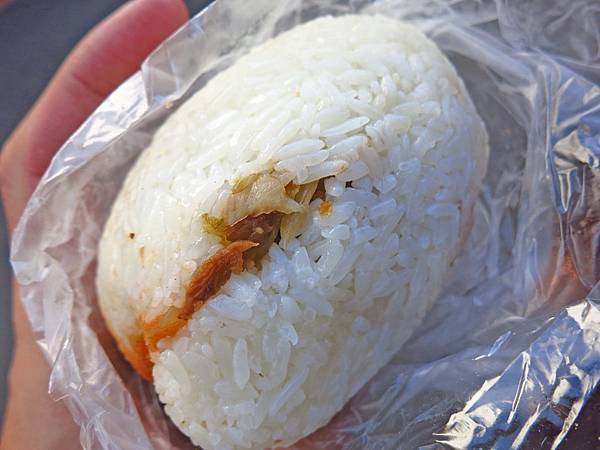 【台中美食】日棧鹹蛋飯糰-台中人極力推薦超強排隊飯糰店