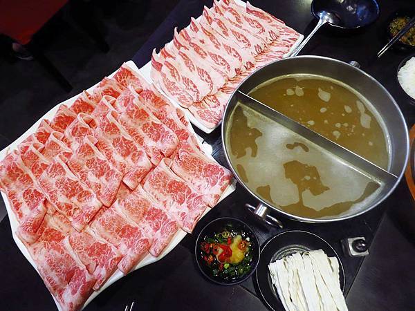 【蘆洲美食】正官木桶涮涮鍋-巨無霸份量的和牛火鍋店