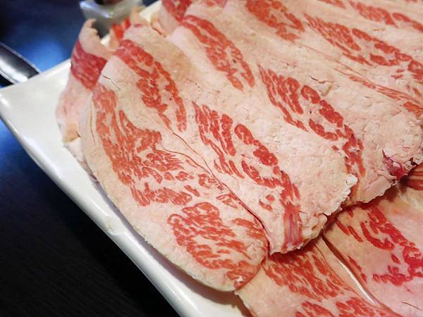 【蘆洲美食】正官木桶涮涮鍋-巨無霸份量的和牛火鍋店