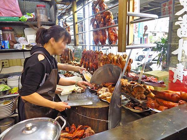 【新莊美食】香城燒臘小館-在地人極力推薦的排隊燒臘店