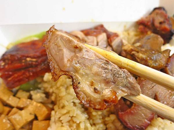 【新莊美食】香城燒臘小館-在地人極力推薦的排隊燒臘店