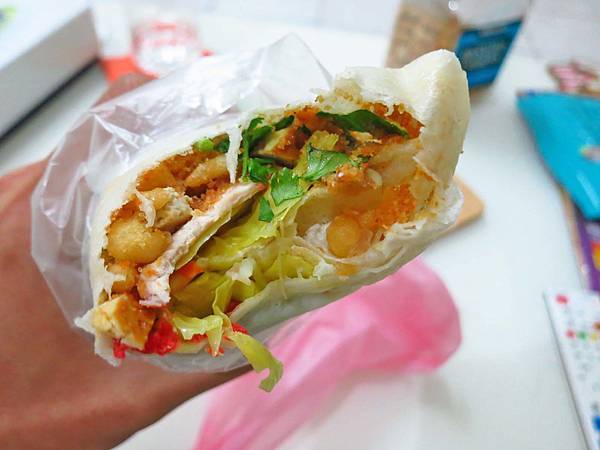 【蘆洲美食】光華潤餅捲-美味又大份量的潤餅