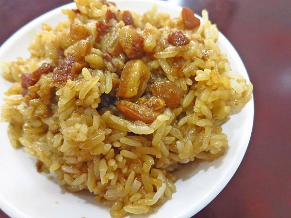 【三重美食】三重老牌油飯四神湯-不少在地人推薦的油飯店 【三重美食】三重老牌油飯四神湯-不少在地人推薦的油飯店