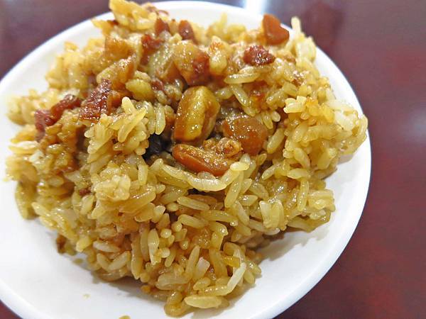 【三重美食】三重老牌油飯四神湯-不少在地人推薦的油飯店