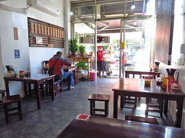 【三重美食】三重老牌油飯四神湯-不少在地人推薦的油飯店